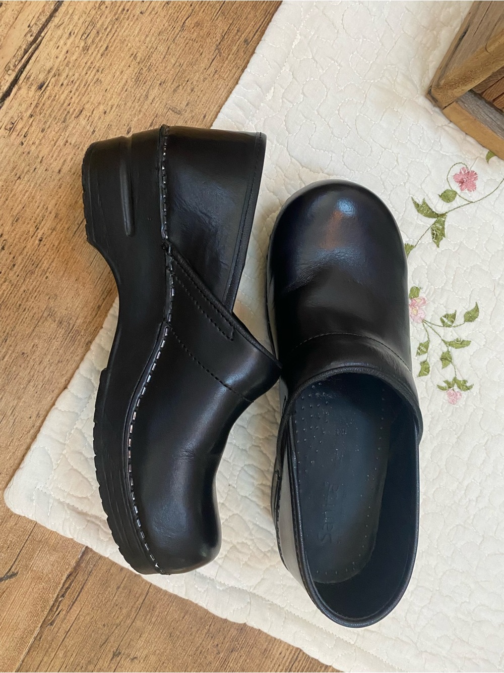Sanita clog size 40 wide in black